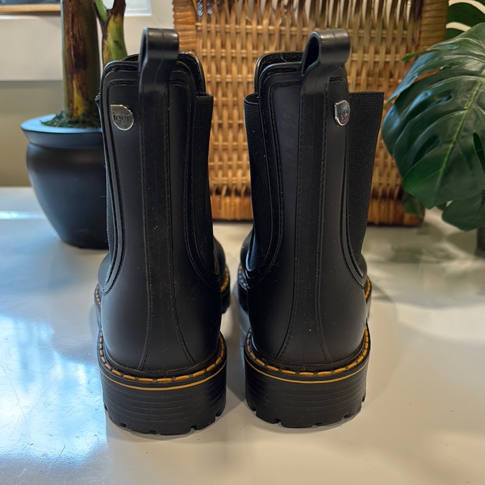 Igor Trak Mate Tri Slip-On Rain Boot Waterproof in Black - Picture 3 of 9